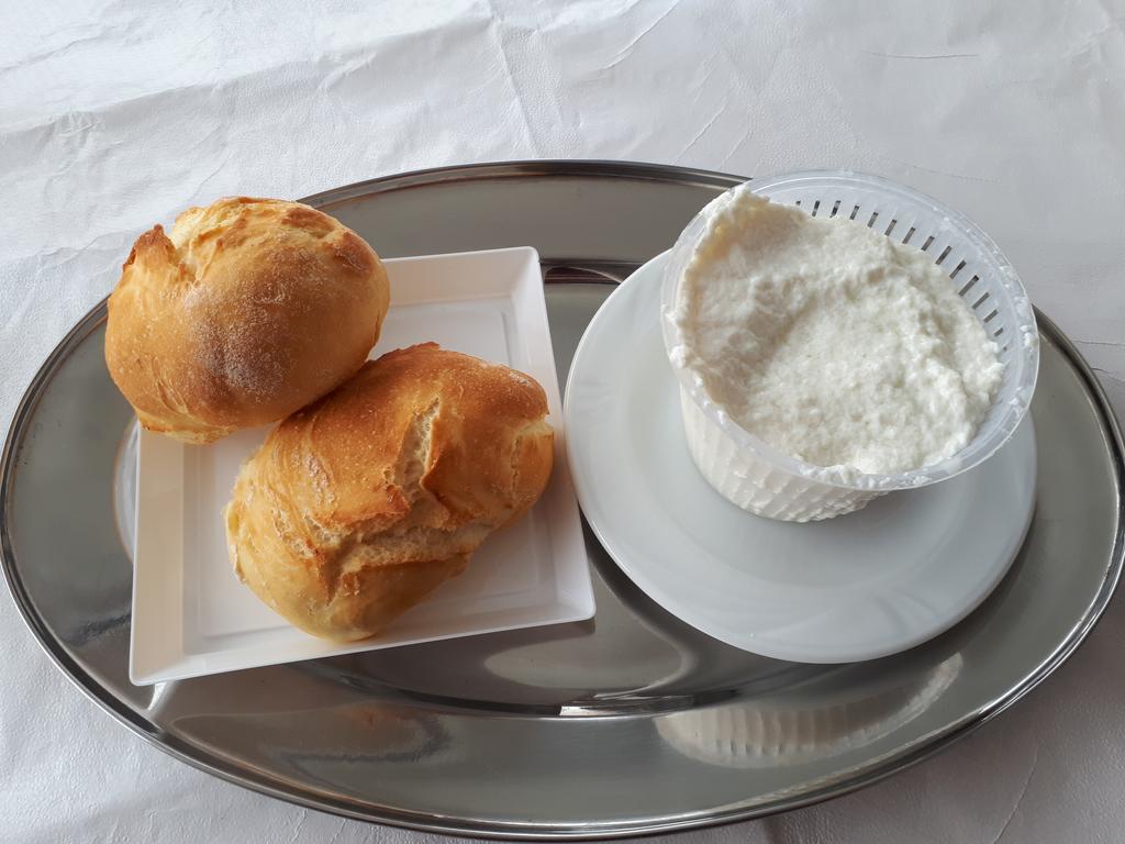 Kamarina Land Couette-café 2*